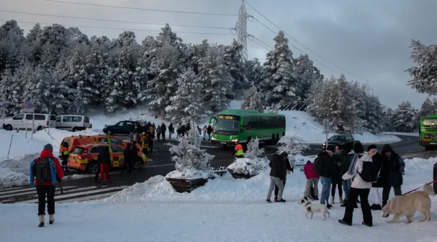马德里寒潮警报!本周末气温骤降至-0.8°C,未来三周持续降雨