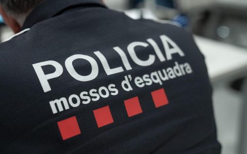 巴塞罗那性侵犯者假释逃跑，警方又花16年将其重新逮捕