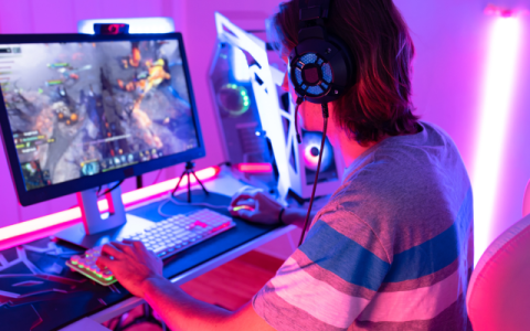 2025年黑五游戏狂欢：Epic Games、PlayStation、亚马逊等平台超值折扣，游戏、主机、配件低至1美元！