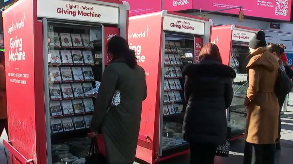 当前图片没有替代文字。文件名为:Giving-vending-machines.jpg