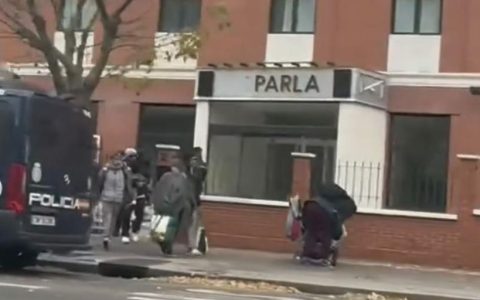 马德里大规模占房事件：百人夜袭NH酒店，黑手党操控下的非法占领愈演愈烈